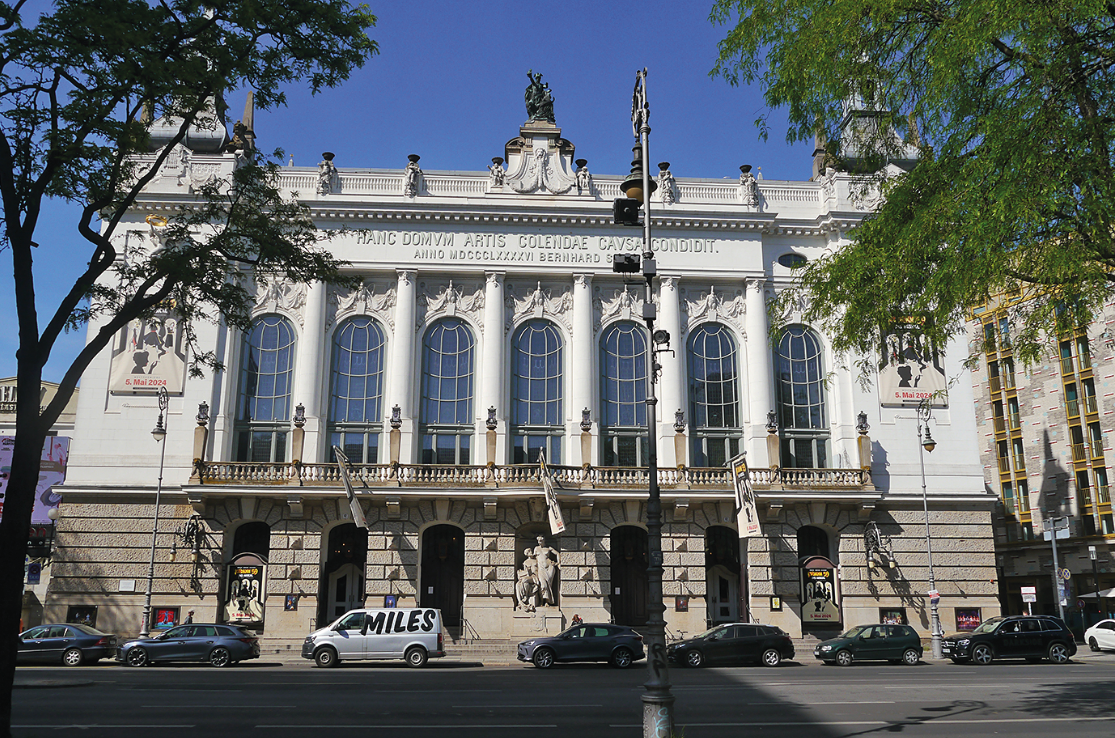 Altes Gebäude, Außenansicht der Fassade