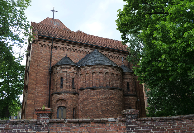 Rückseite einer alten Kirche