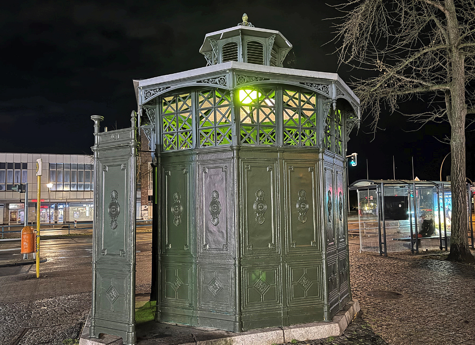 Achteckiges kleines Gebäude