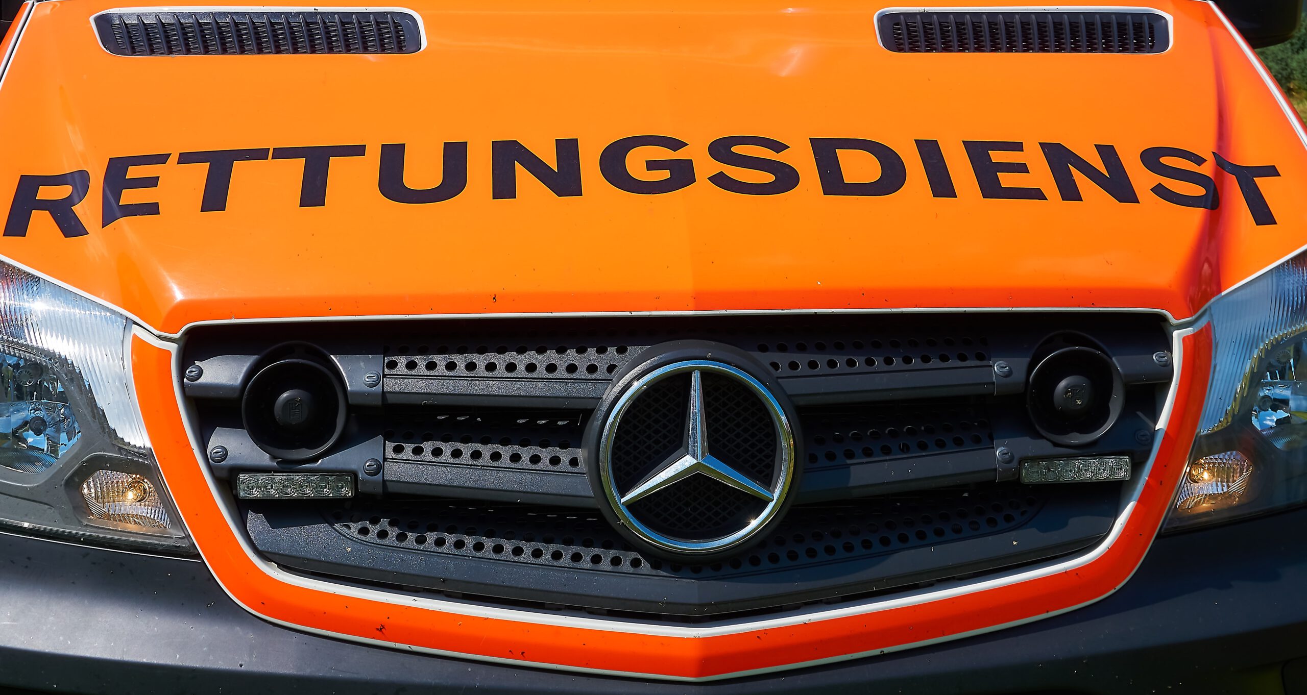 Front eines Rettungswagens